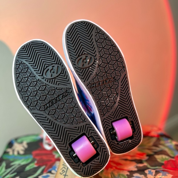 Heelys Multicolor Tie-Dye Shoes - Picture 3 of 4